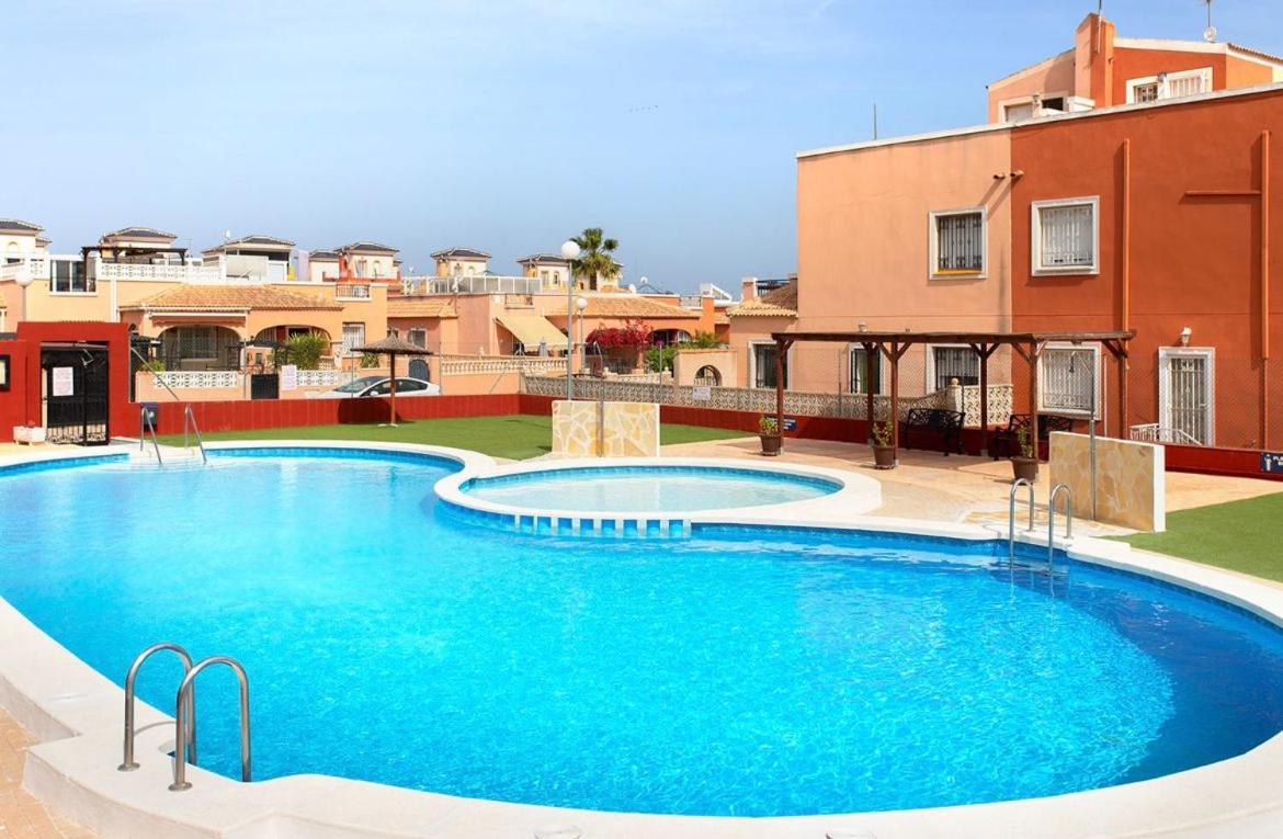 Bungalow La Herrada Los Montesinos Exterior photo